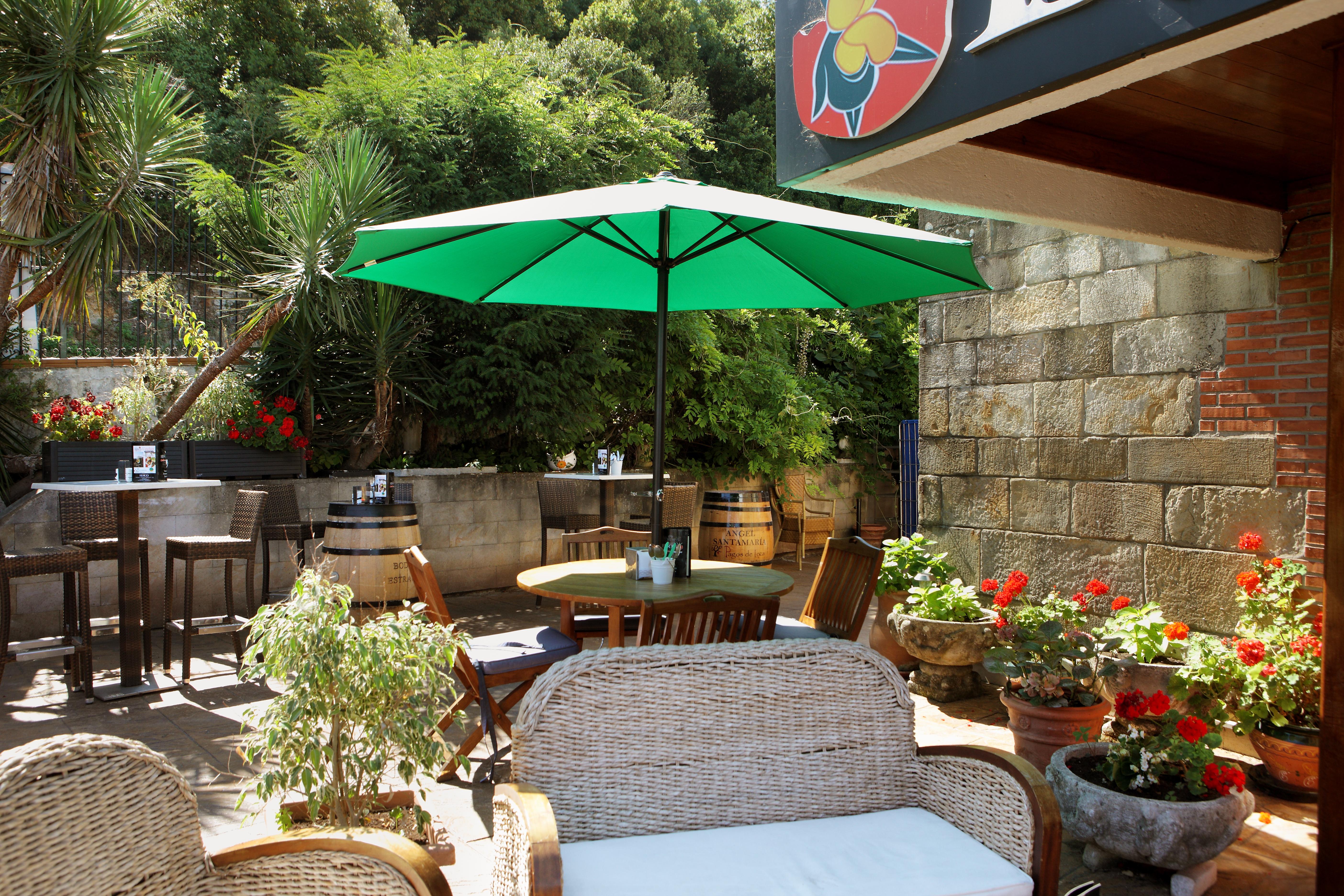 Hotel Restaurante Risco Ларедо Екстериор снимка