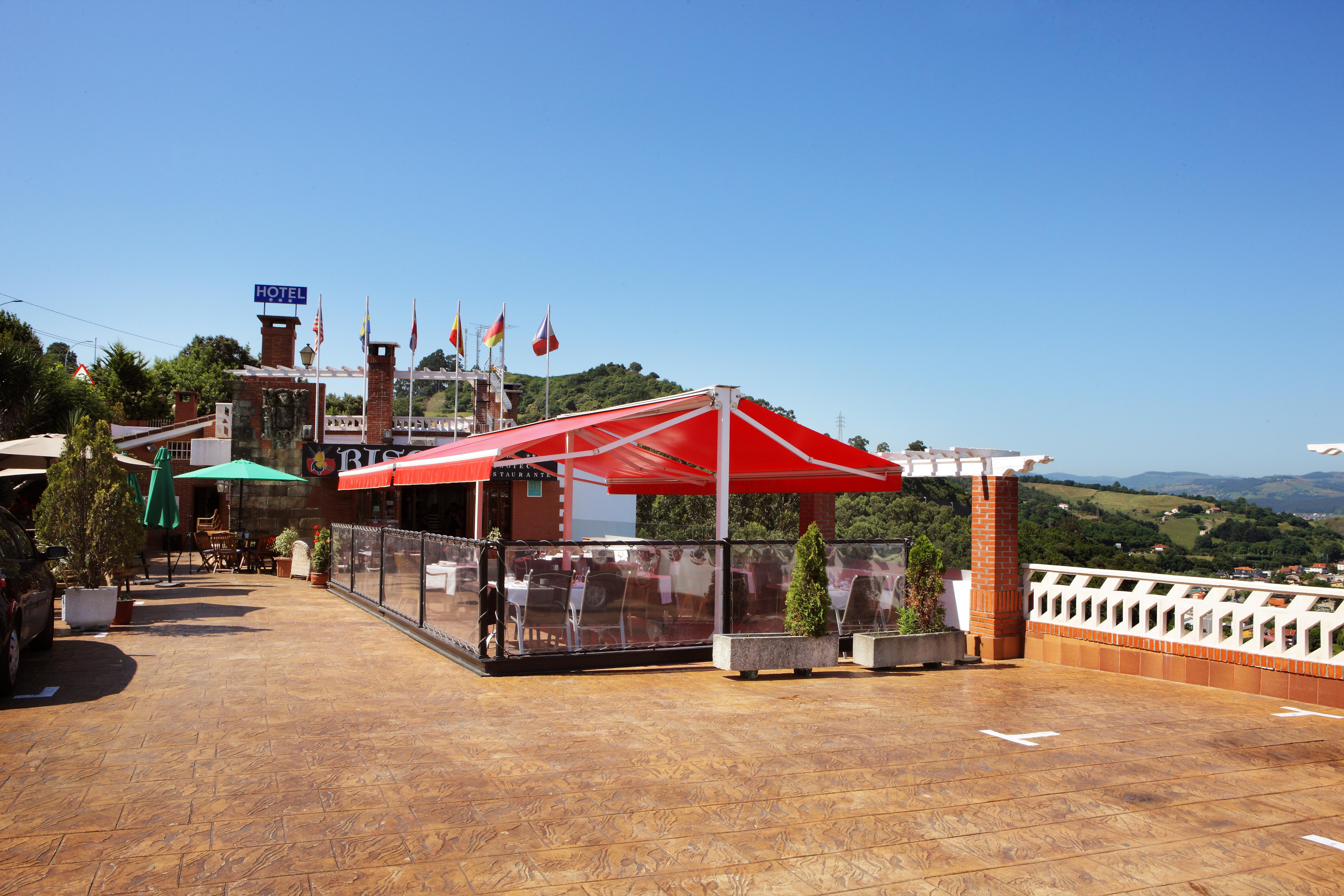 Hotel Restaurante Risco Ларедо Екстериор снимка