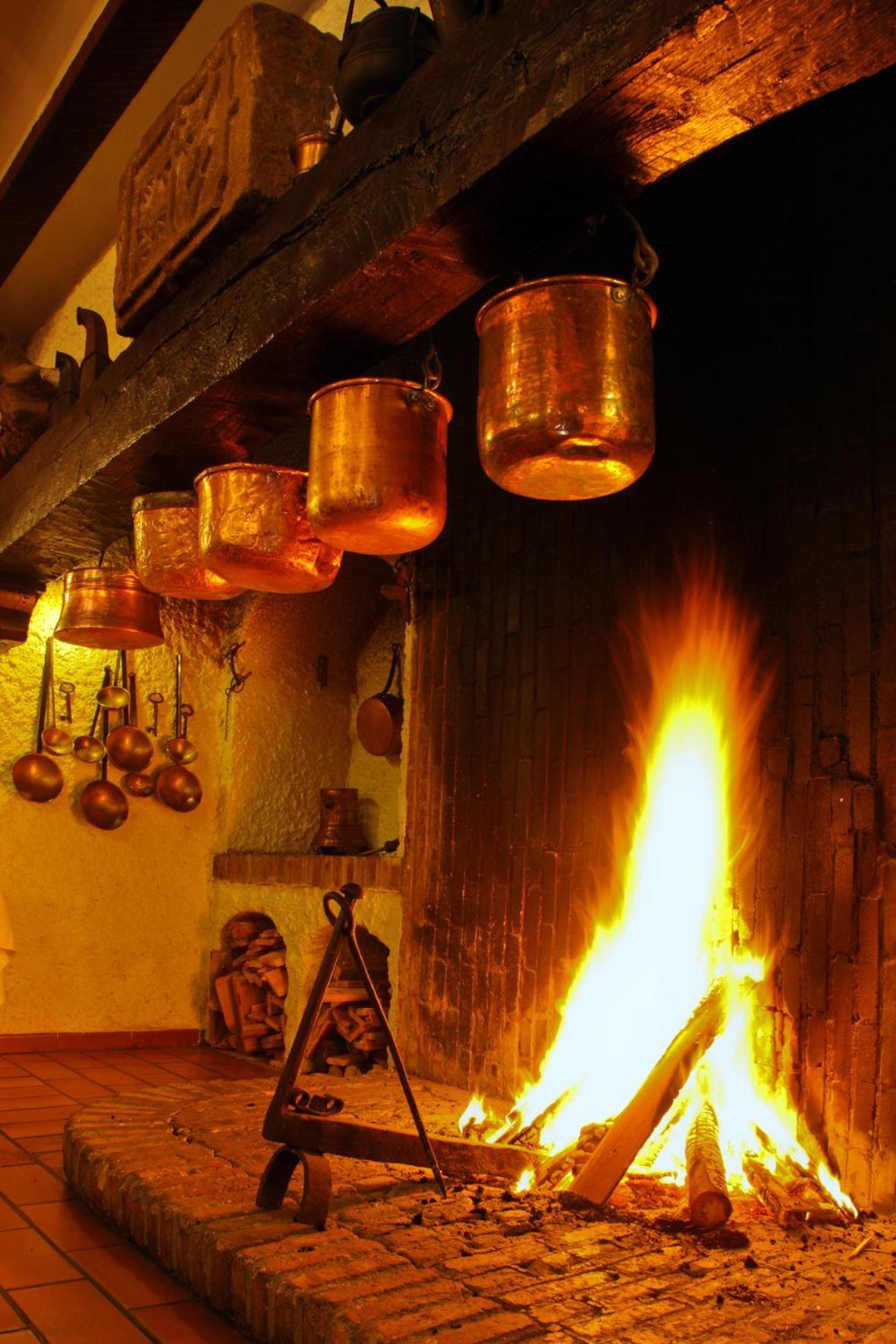 Hotel Restaurante Risco Ларедо Екстериор снимка