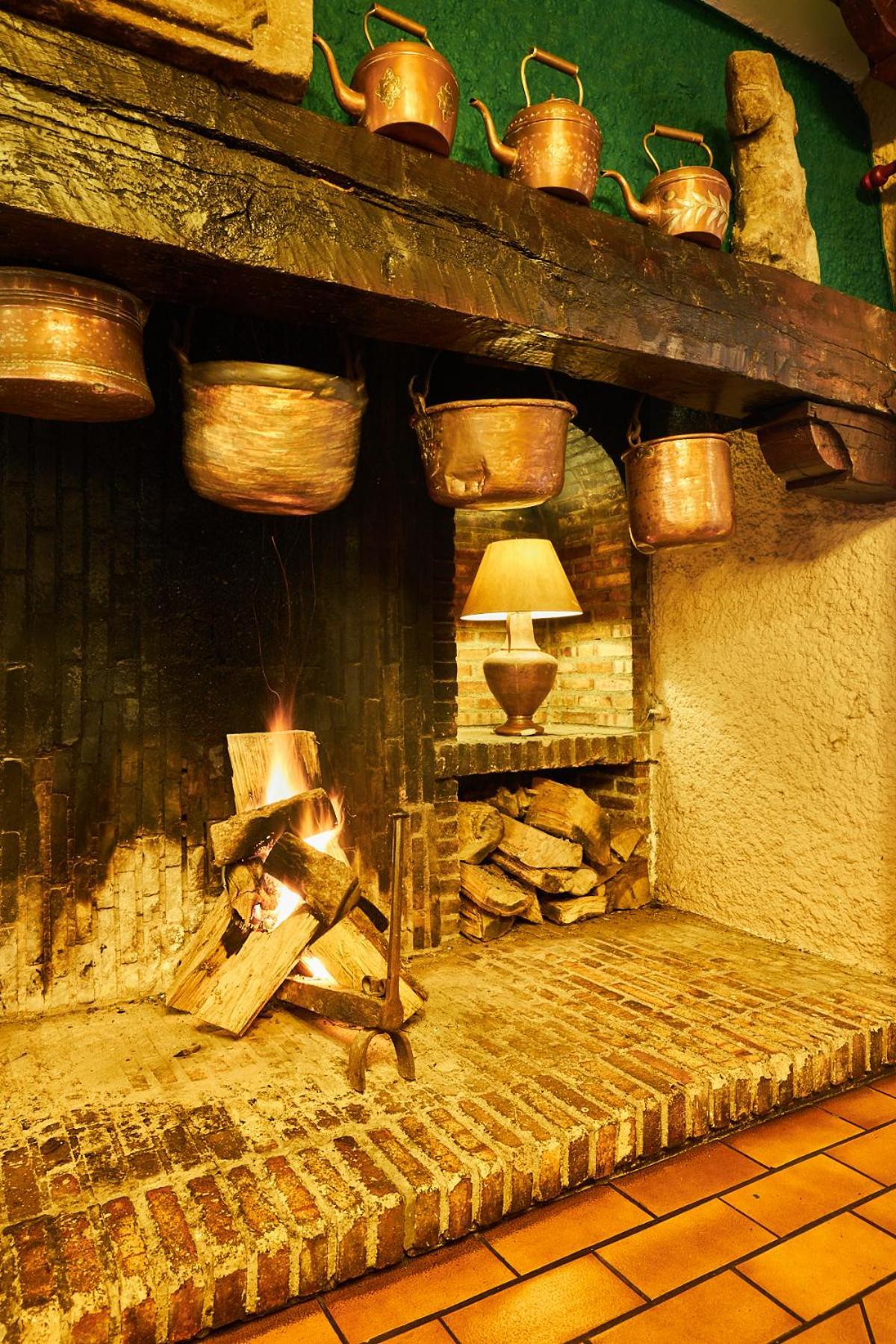 Hotel Restaurante Risco Ларедо Екстериор снимка