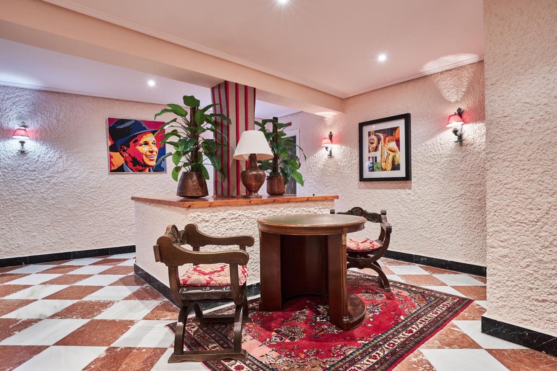 Hotel Restaurante Risco Ларедо Екстериор снимка