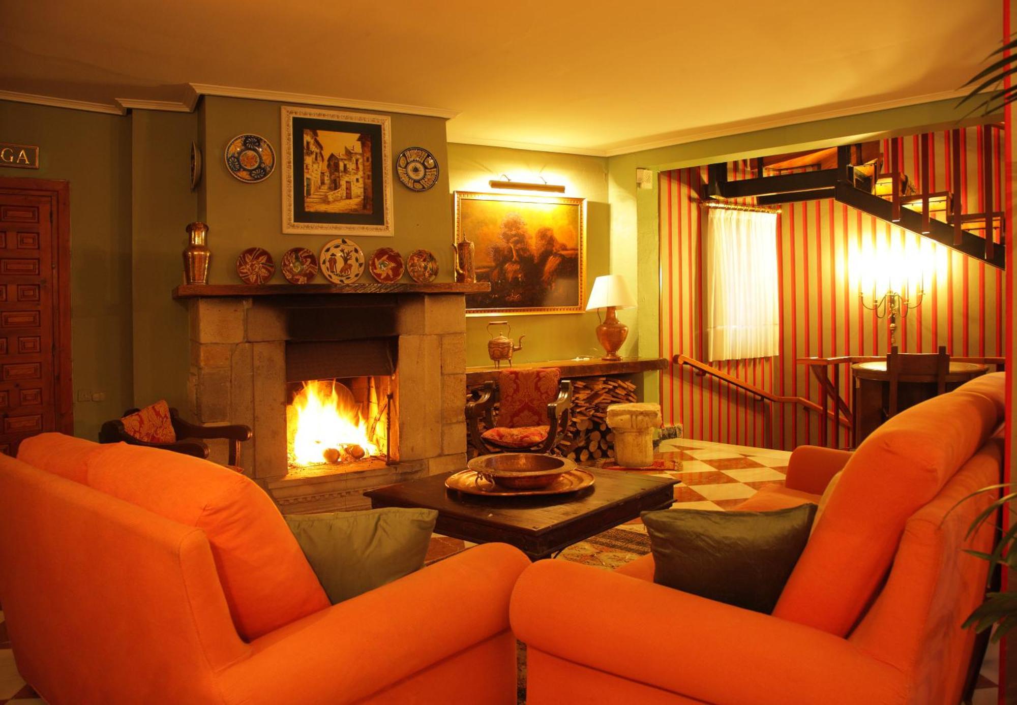 Hotel Restaurante Risco Ларедо Екстериор снимка