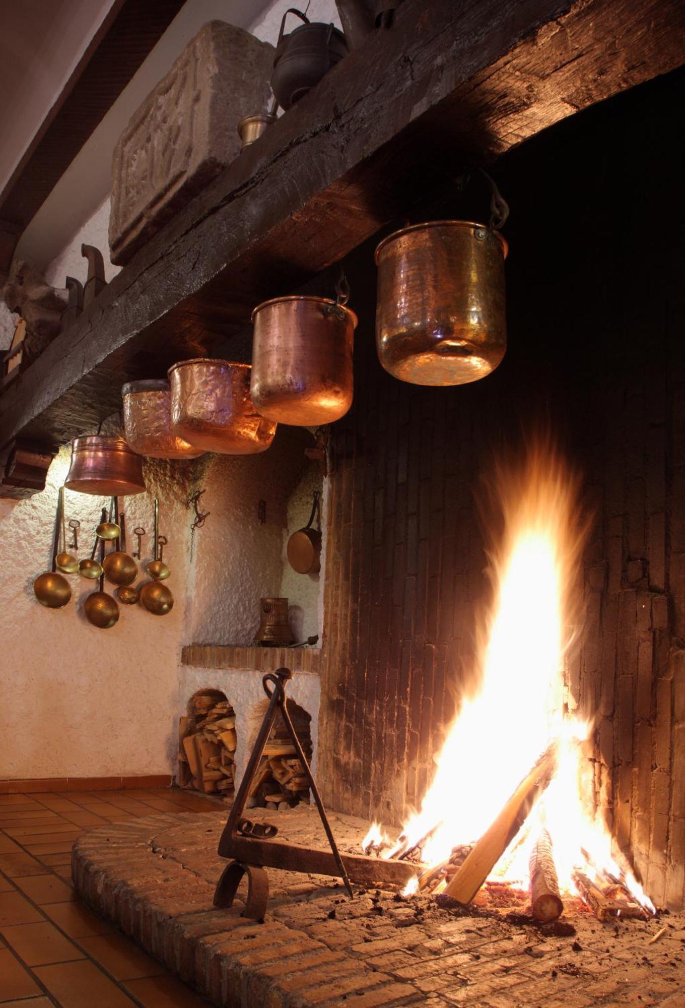 Hotel Restaurante Risco Ларедо Екстериор снимка